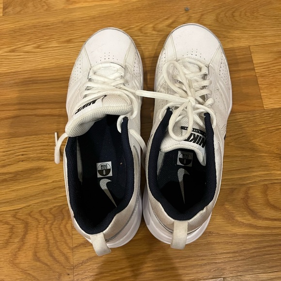 Barely used Nike sneakers 🤍 - Picture 6 of 7
